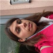 Biologa impartisce lezione delle materie sopra indicate